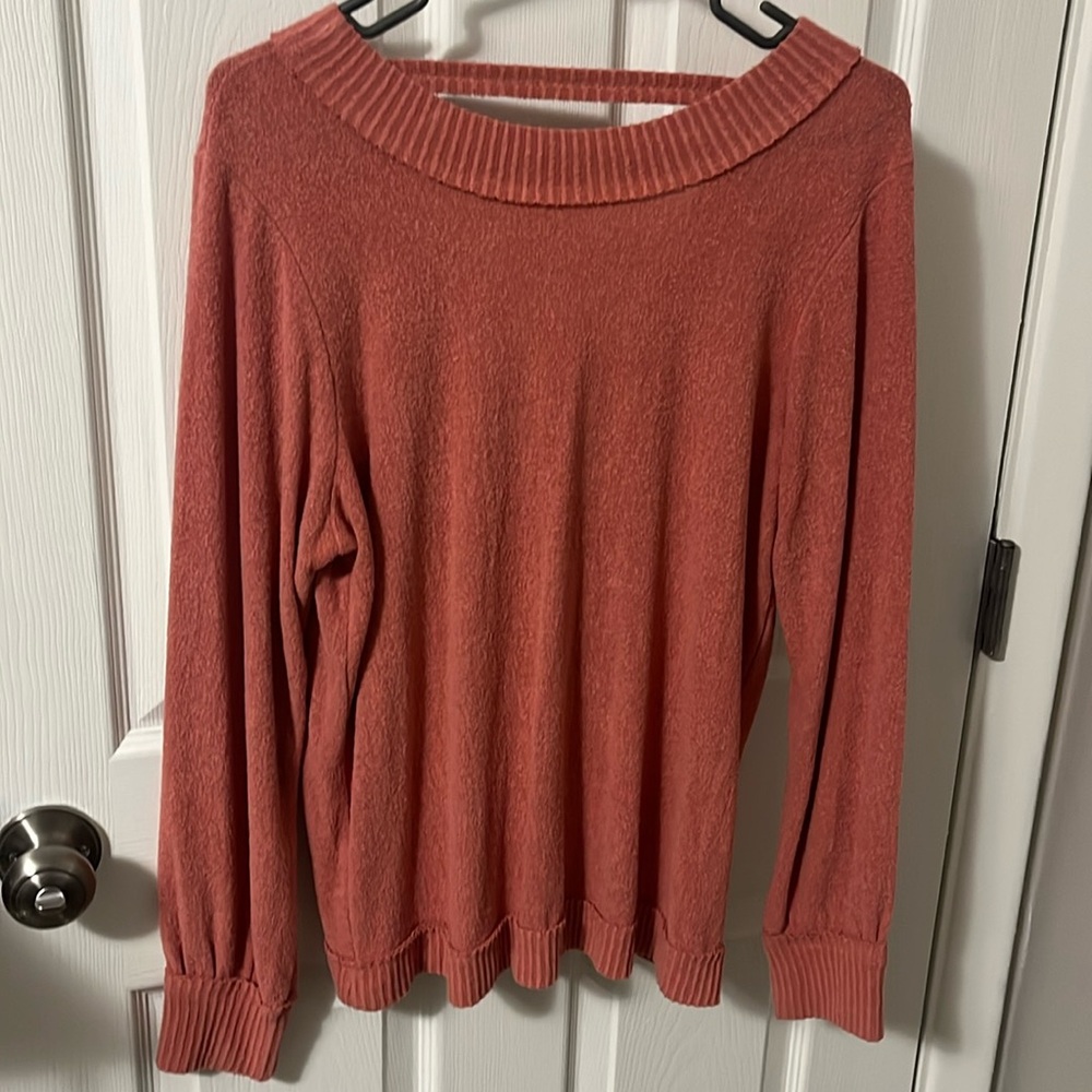 Gorgeous v-back sweater
